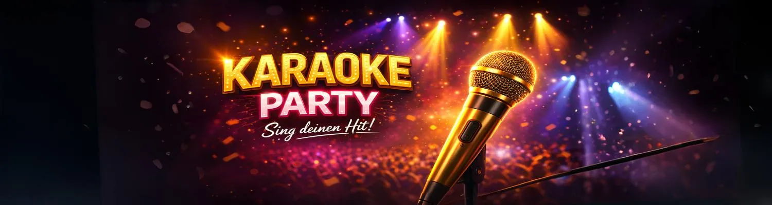 Sängerin mit Mikrofon auf der Bühne bei der Karaoke Party in Didi‘s Music Bar